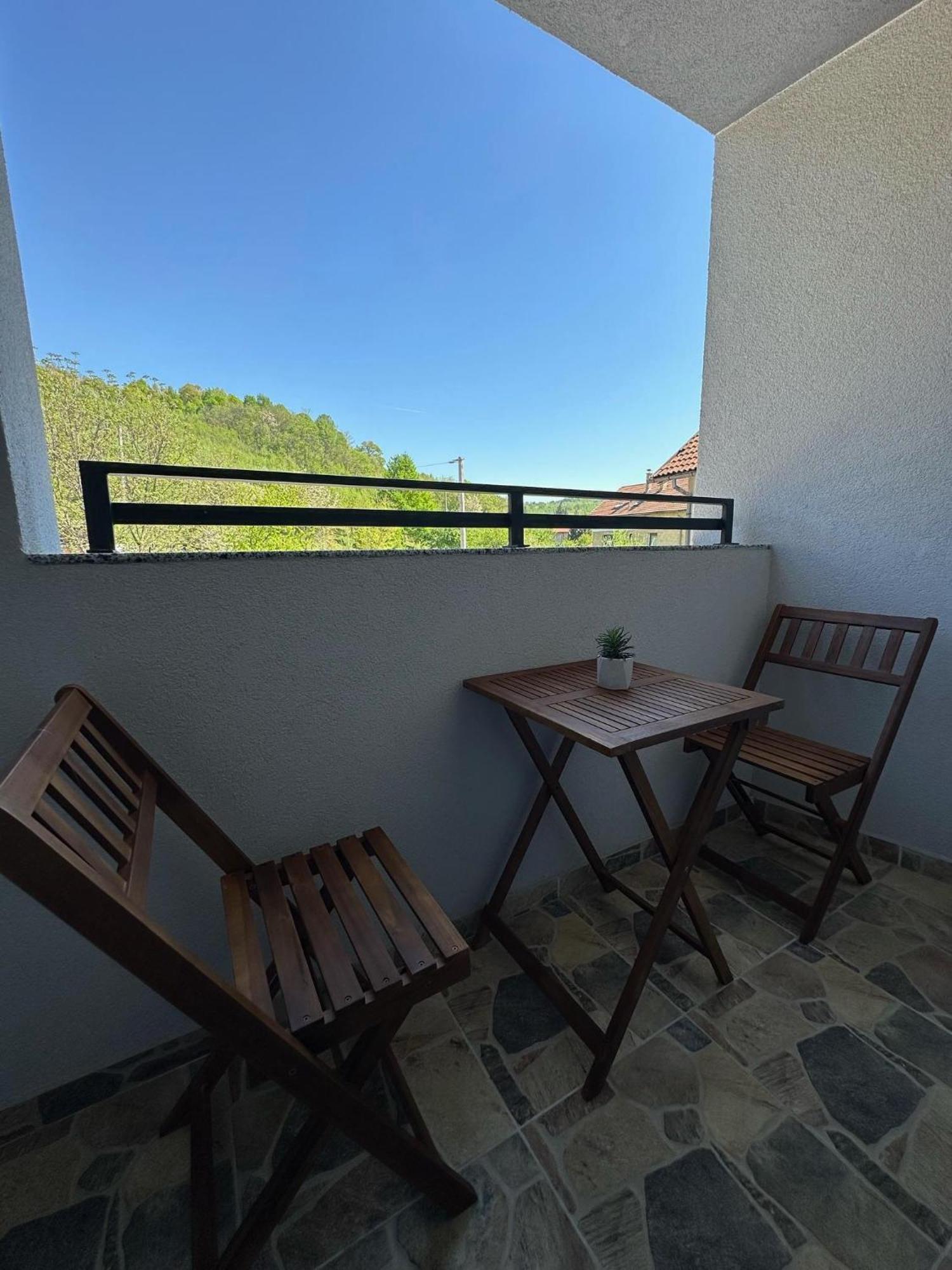 Dbr -dobrinja Sarajevo-free Garage Apartment *
