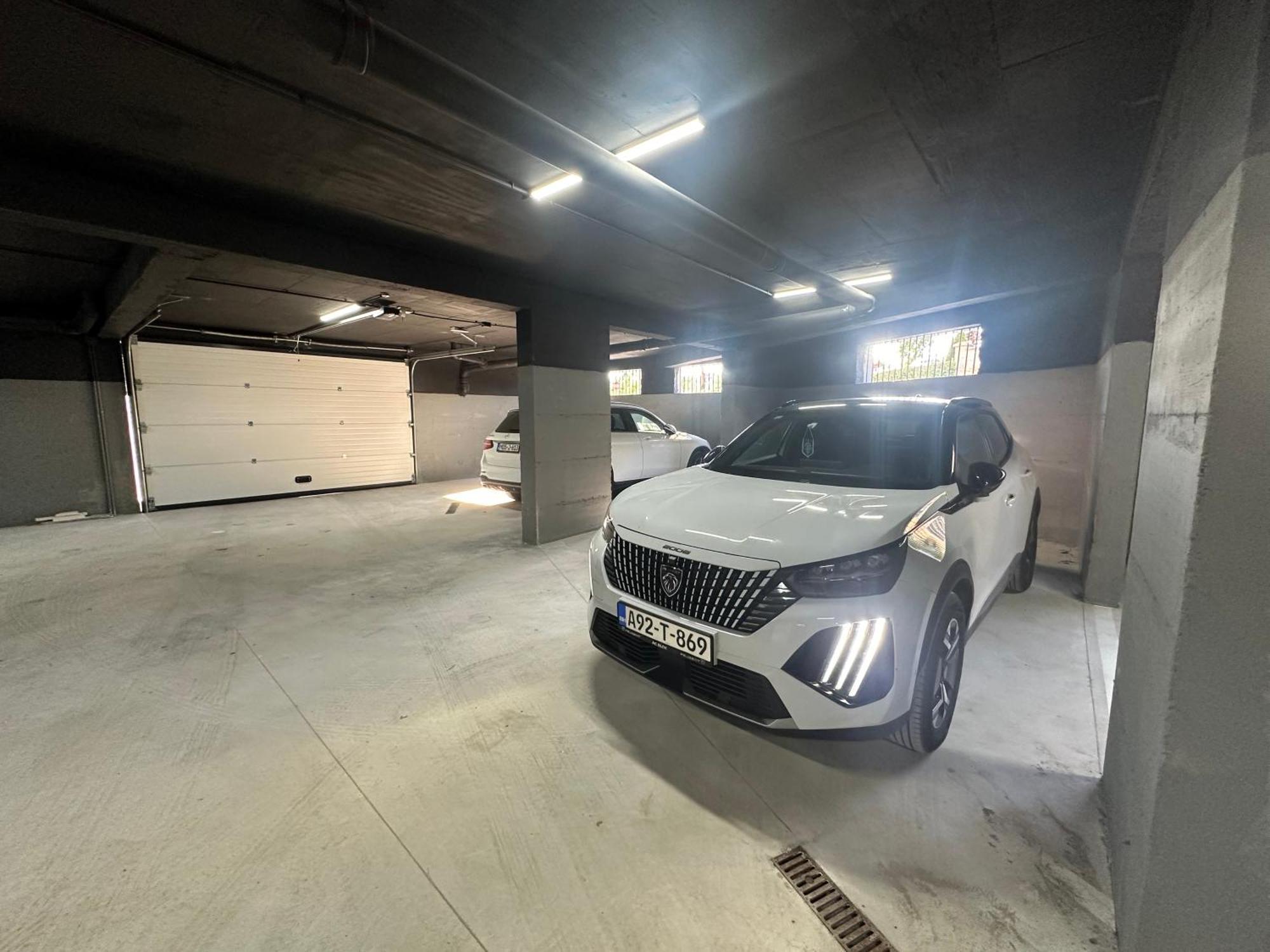 Dbr -dobrinja Sarajevo-free Garage * SJJ